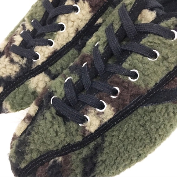 Tretorn Nylite Plus Sneakers Camo Faux Shearling Sneakers Size 6.5 - Picture 5 of 9